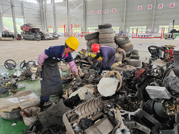 废车侠拆解工具和场地实拍图