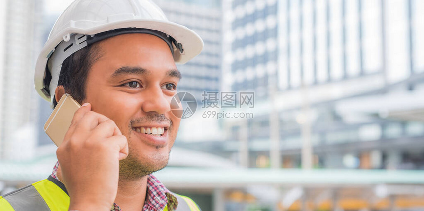 筑筑侠建筑工人通过手机进行安全答题认证