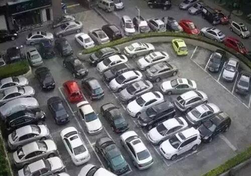蜗牛车位停车开门困难实拍